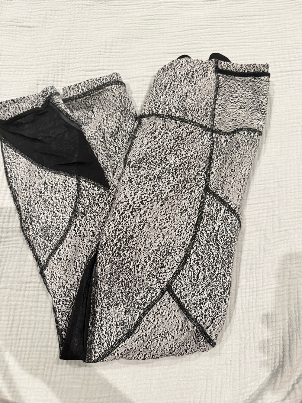 Lululemon Women’s Black & White Patterned Active Leggings